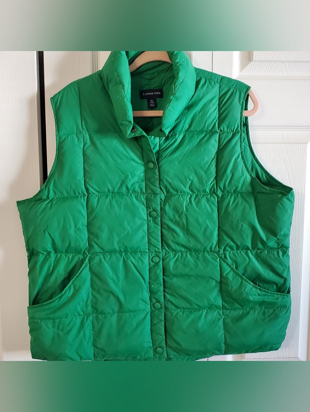 LANDS END XL 18/20. GREEN PUFFER VEST. GOOSEDOWN FEATHERS. FALL OUTDOORS